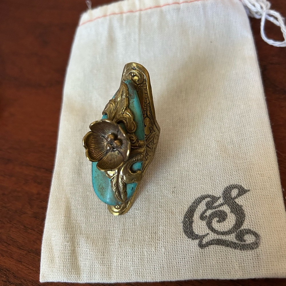 Large Handcrafted Brass and Turquoise ring - Picture 3 of 9